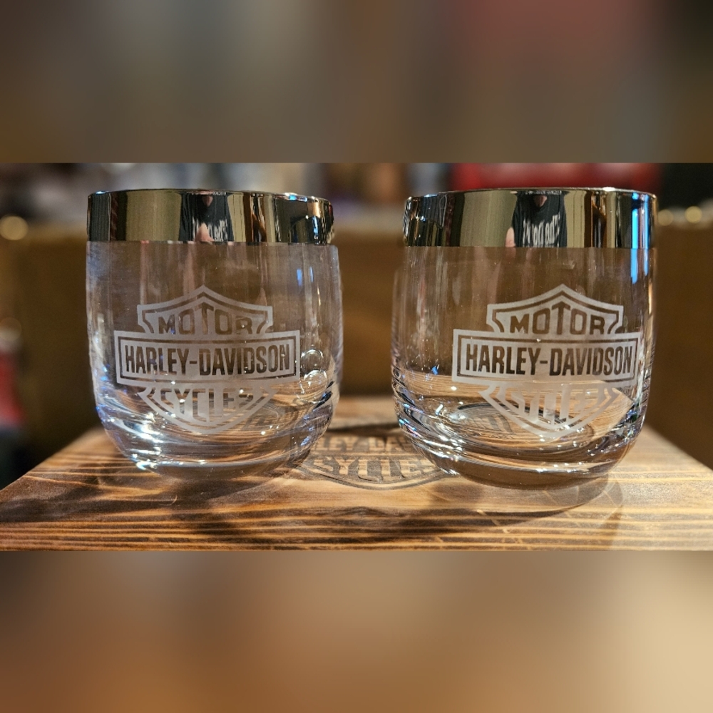 Harley-Davidson Silver and Clear Glass Set
